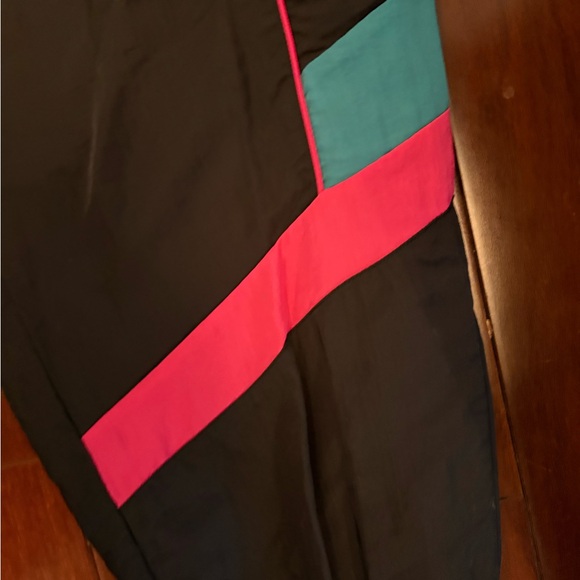 adidas Originals tech trefoil utility pant and jacket in black - Picture 9 of 9